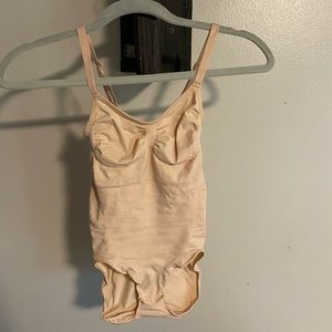 SKIMS- sculpting bodysuit with snaps